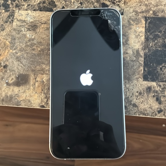 No cracks, looks likenit but its the screen protector. - Picture 2 of 2